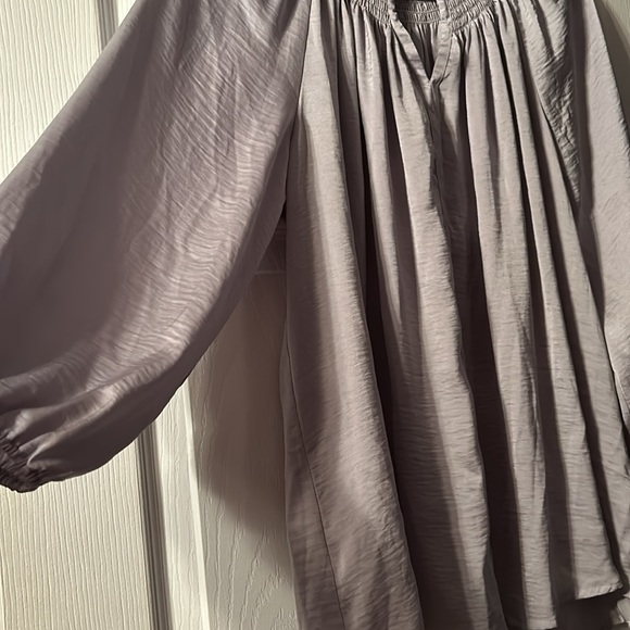 Gray/Silver Top XL 🩷 - Picture 3 of 6